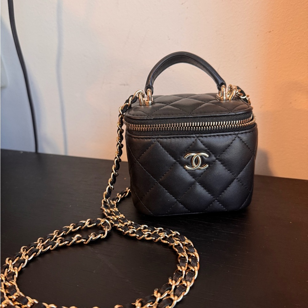 CHANEL Small Vanity With Chain